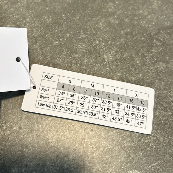 Jantzen Solid Black U-Neck Chlorine Resistant 1-Piece Swimsuit NWT Size 10 - Picture 7 of 8